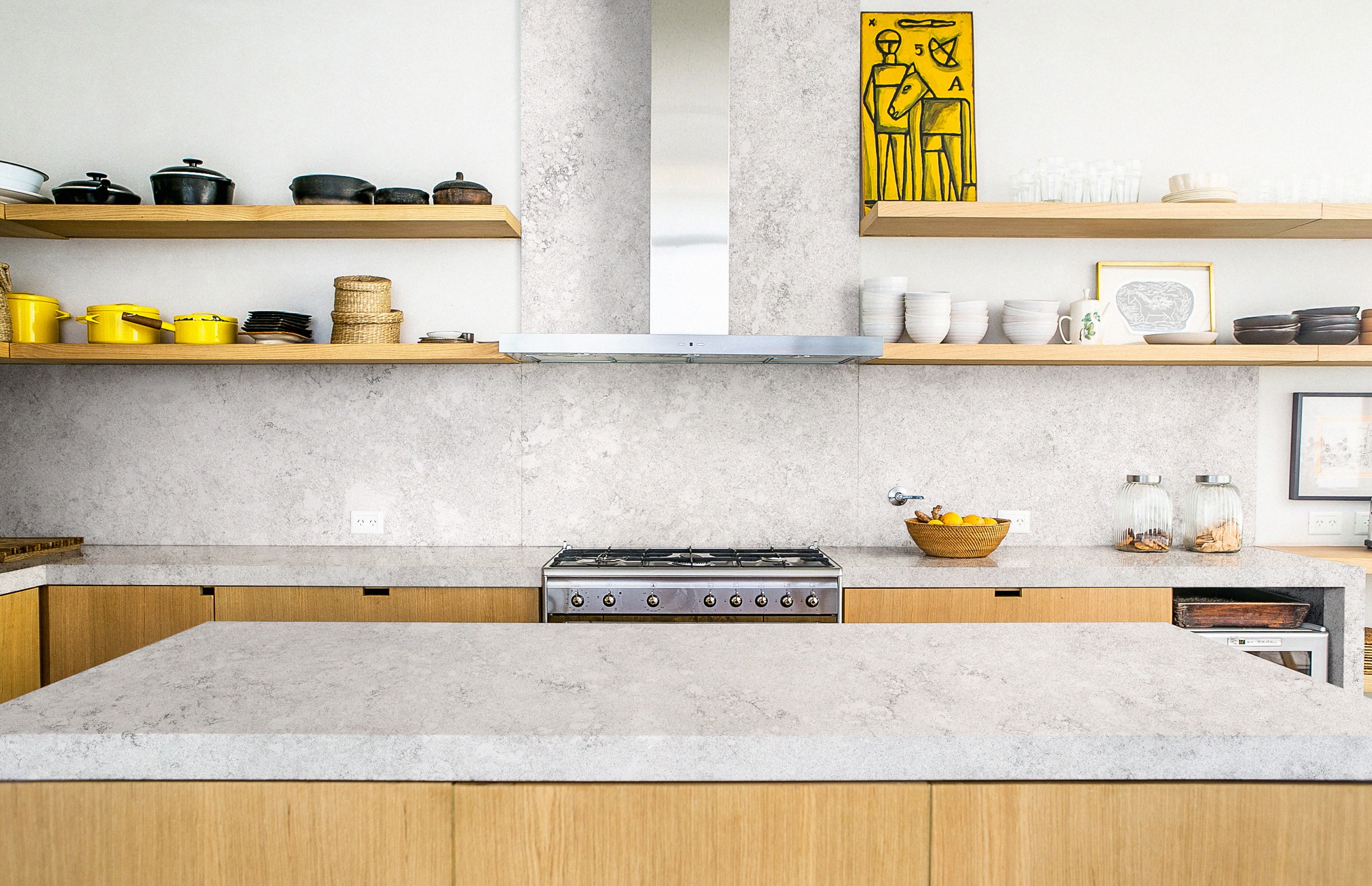 Cocina con mesada a medida